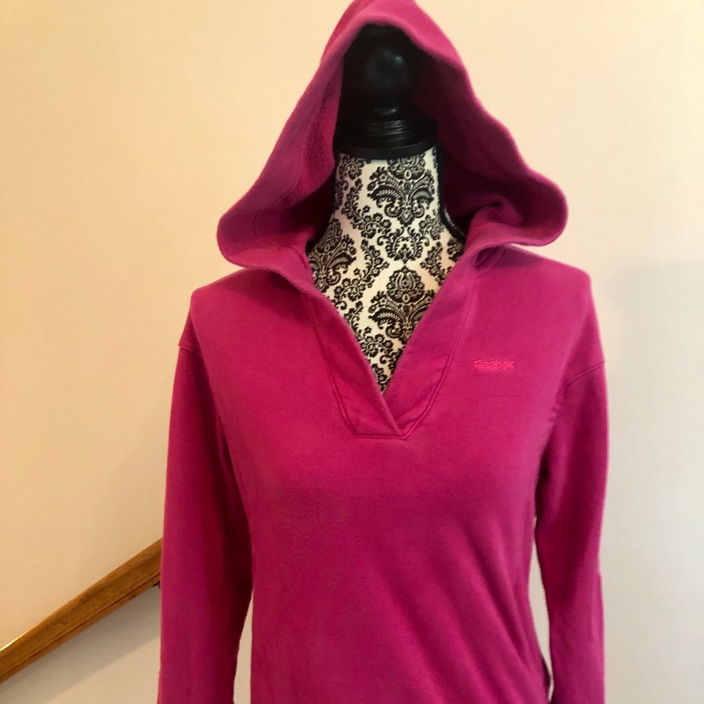 Reebok Hoodie Sweatshirt Pullover in Pink!🎉